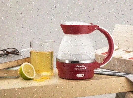 Electric kettle for travel